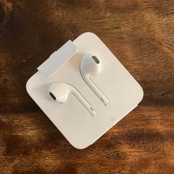 Apple Other - Apple EarPods, Lightning Connector